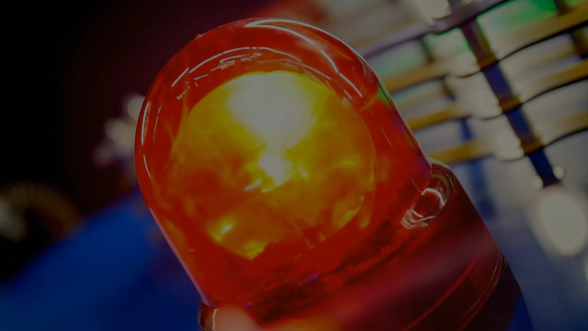 Eine orange Warnleuchte in Aktion