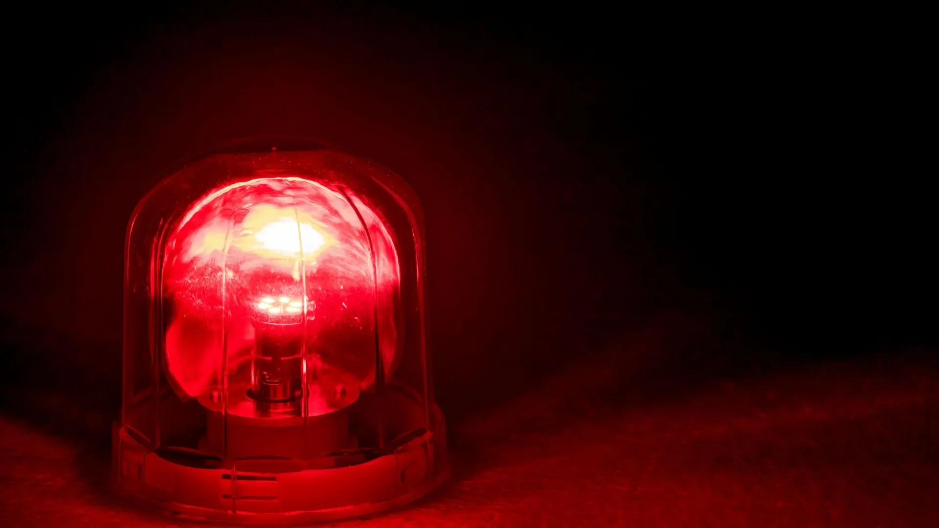 rote Warnleuchte einer Brandmeldeanlage