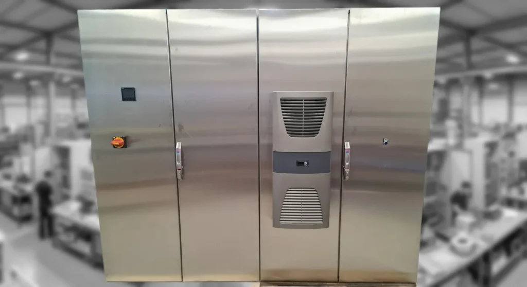 Sonderanfertigung eines kundenspezifischen Schaltschranks